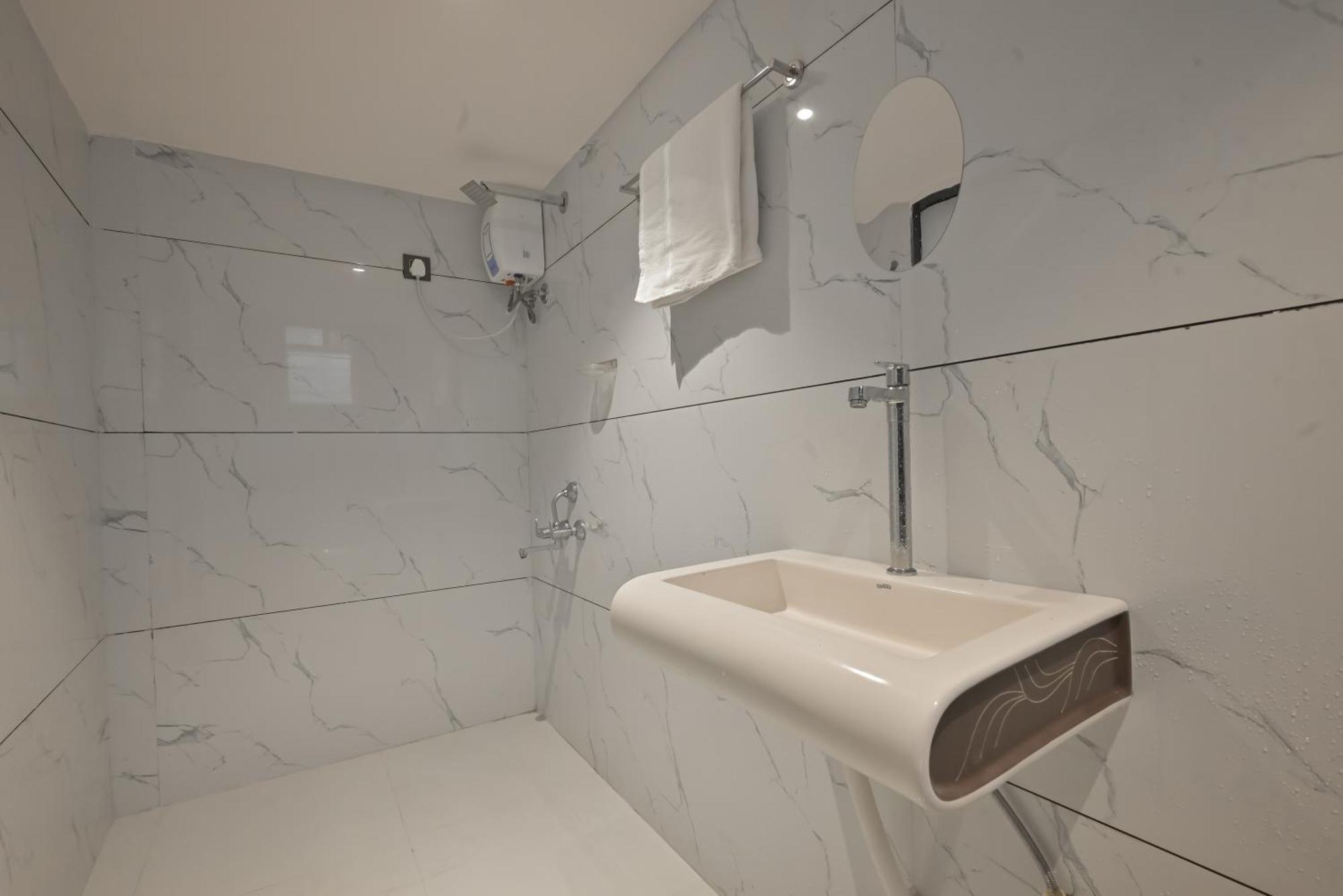 Empyrean Stay Ll 3Bhk Ll Marshall Villa Ll Large Pool Ll Ac Ll Lonavala Bagian luar foto